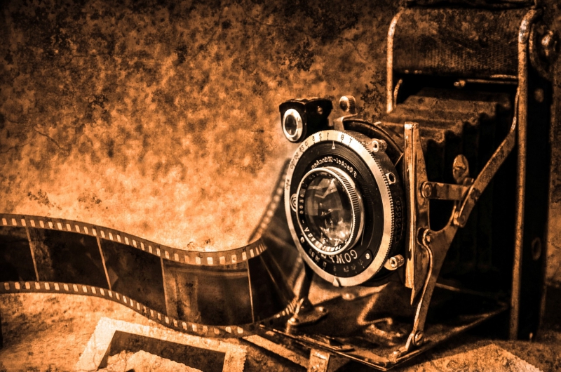 photographe-CHATEAUVIEUX-min_light-wood-night-camera-photography-vintage-1245236-pxhere.com